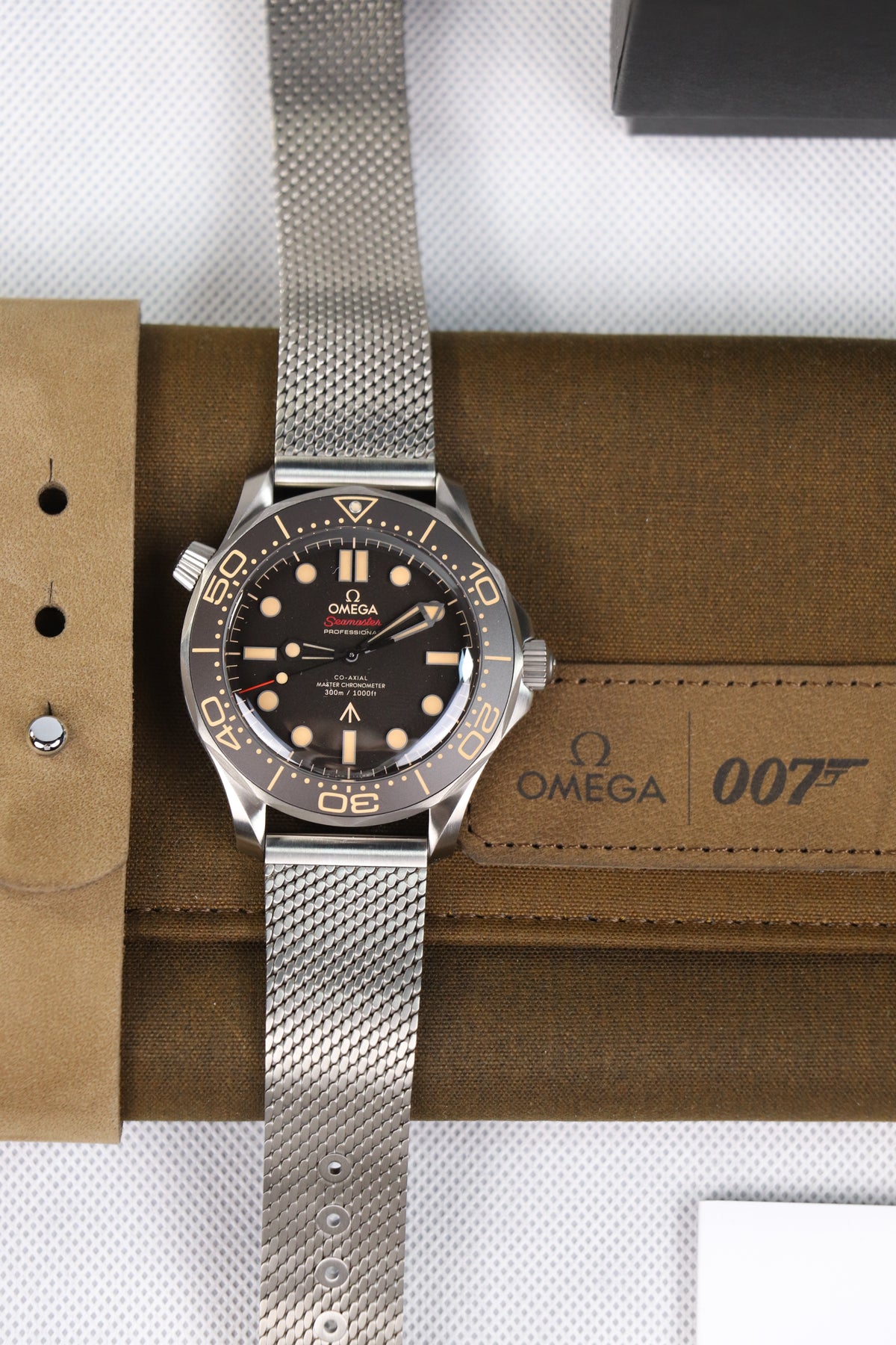 Omega Seamaster Diver 300 M 007 Czarny 42 mm Tytan 210.90.42.20.01.001