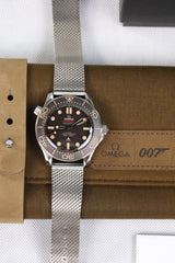Omega Seamaster Diver 300 M 007 Czarny 42 mm Tytan 210.90.42.20.01.001