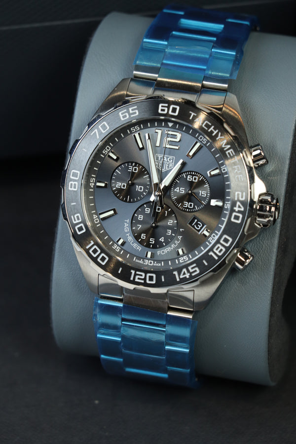 TAG Heuer Formula 1 Quartz Szary 43 mm Stal