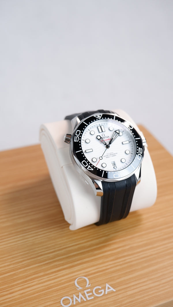 Omega Seamaster Diver 300 M Bialy 42 mm Stal