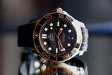 Omega Seamaster Diver 300 M Czarny 42 mm Zloto/Stal 210.22.42.20.01.002