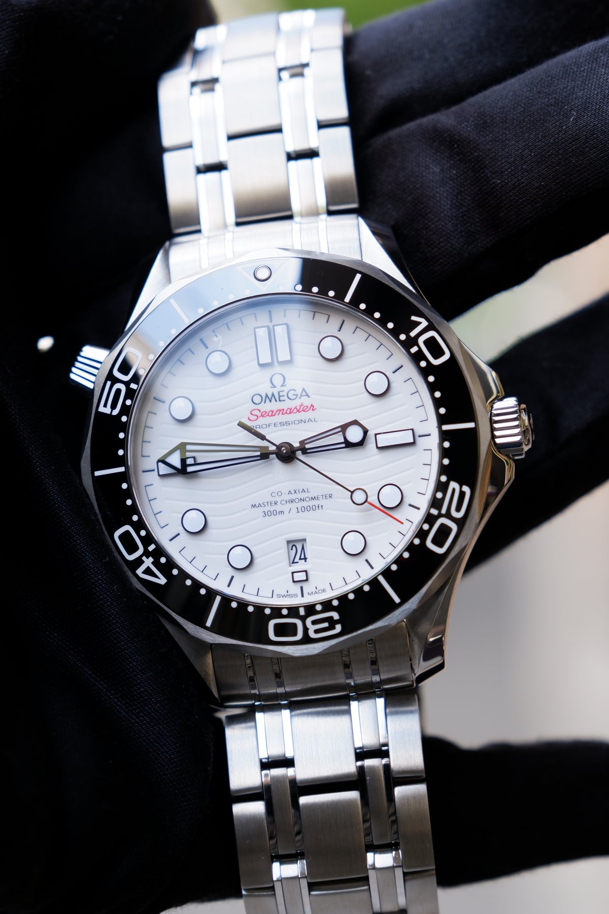 Omega Seamaster Diver 300 M Bialy 42 mm Stal 210.30.42.20.04.001