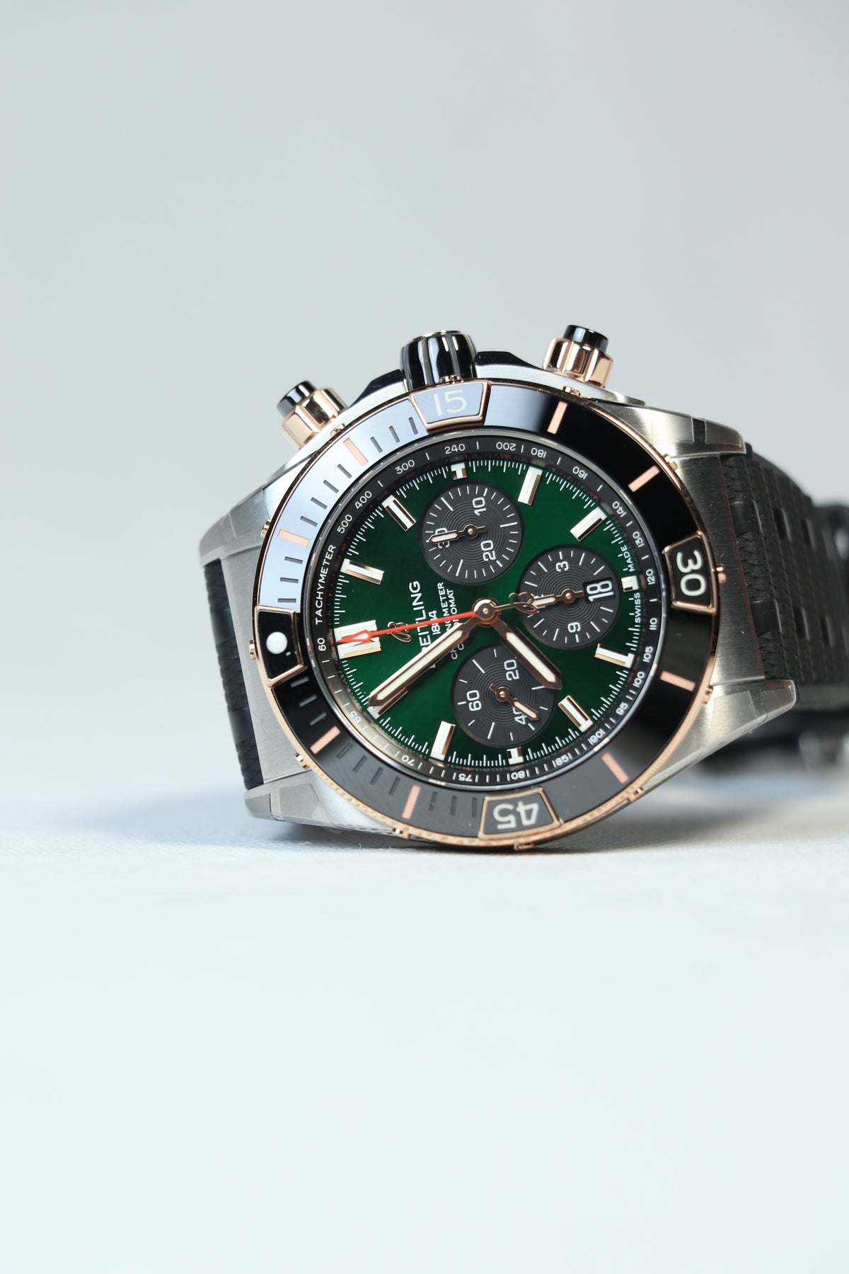 Breitling Chronomat Zielony 44mm Zloto/Stal UB0136251L1S1