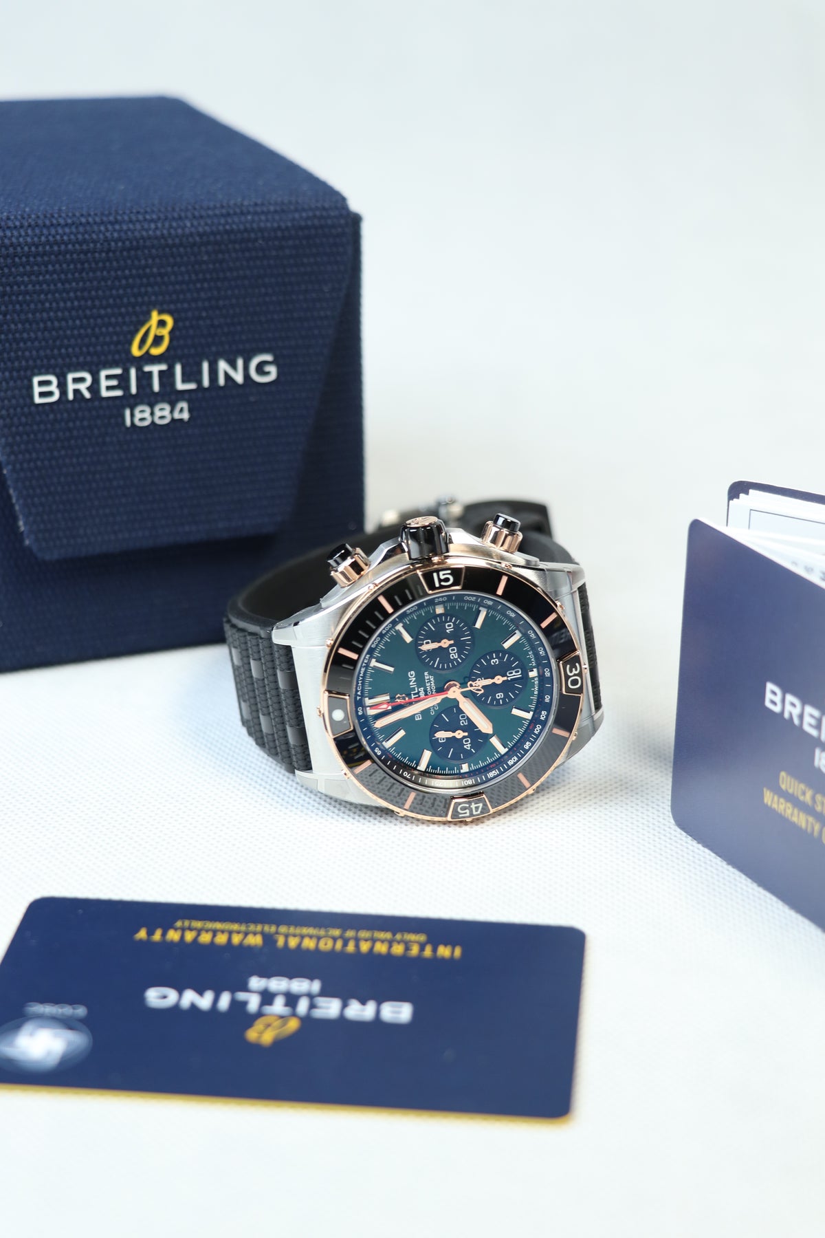 Breitling Chronomat Zielony 44mm Zloto/Stal UB0136251L1S1