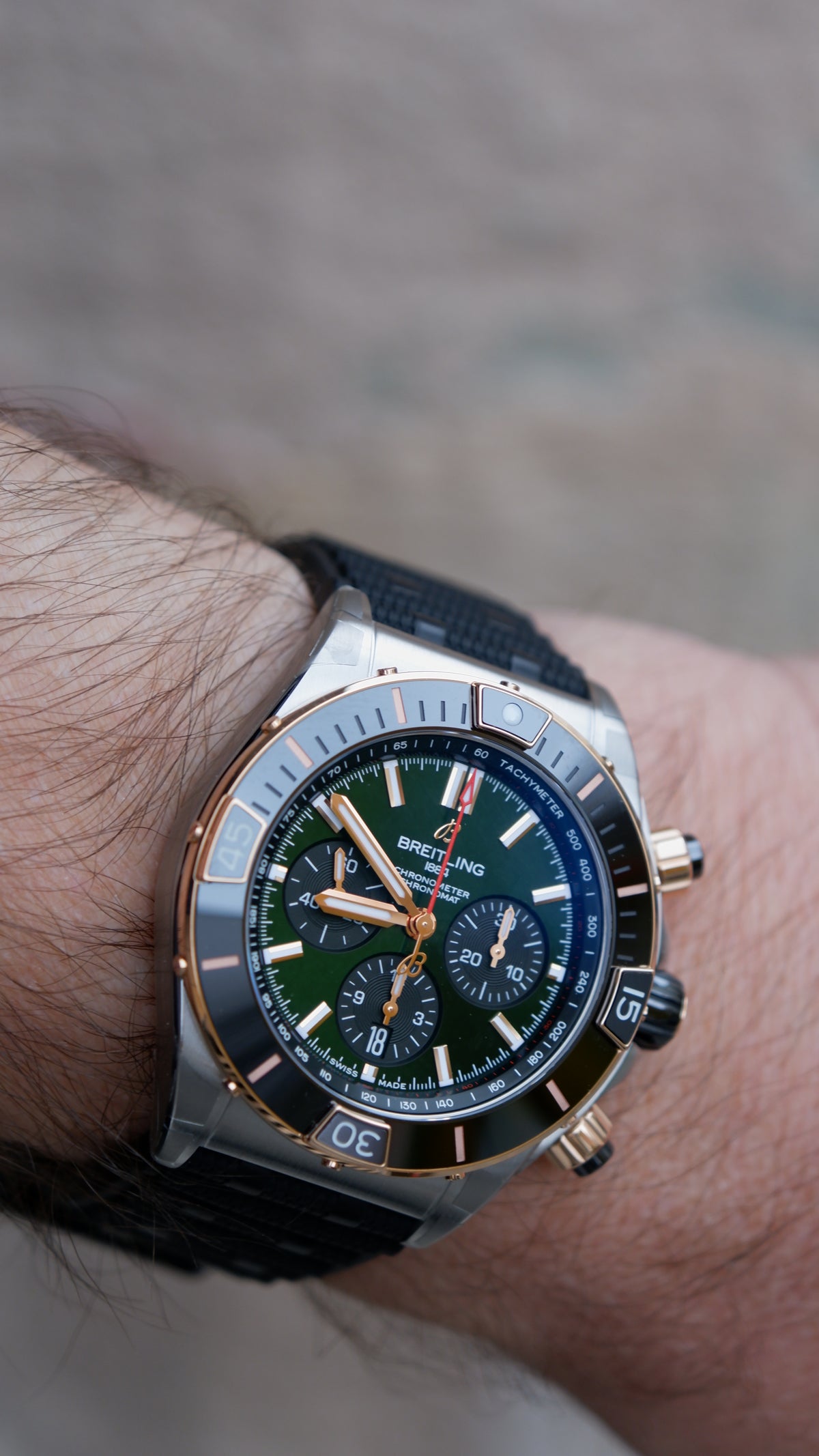 Breitling Chronomat Zielony 44mm Zloto/Stal UB0136251L1S1
